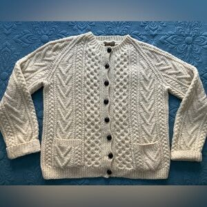 ☘️ Handknit Irish Wool Cardigan Sweater Ivory, Wood Buttons, Women’s L Large ☘️